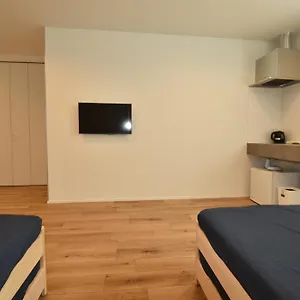 /